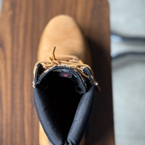 Almost New Timberland Guaranteed Waterproof Shoes Size  7 Small Flaw, No Box” - Picture 3 of 8